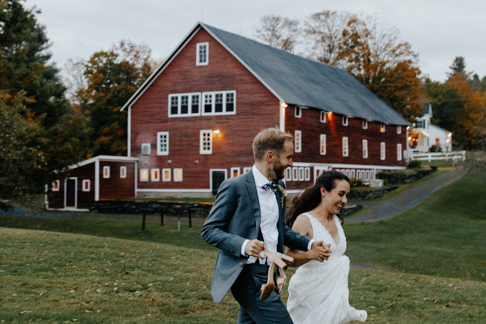 Skinner-Barn-Vermont-Boston-Wedding-Photographer-Lensy-Lindsey-Michelle-1517.jpg