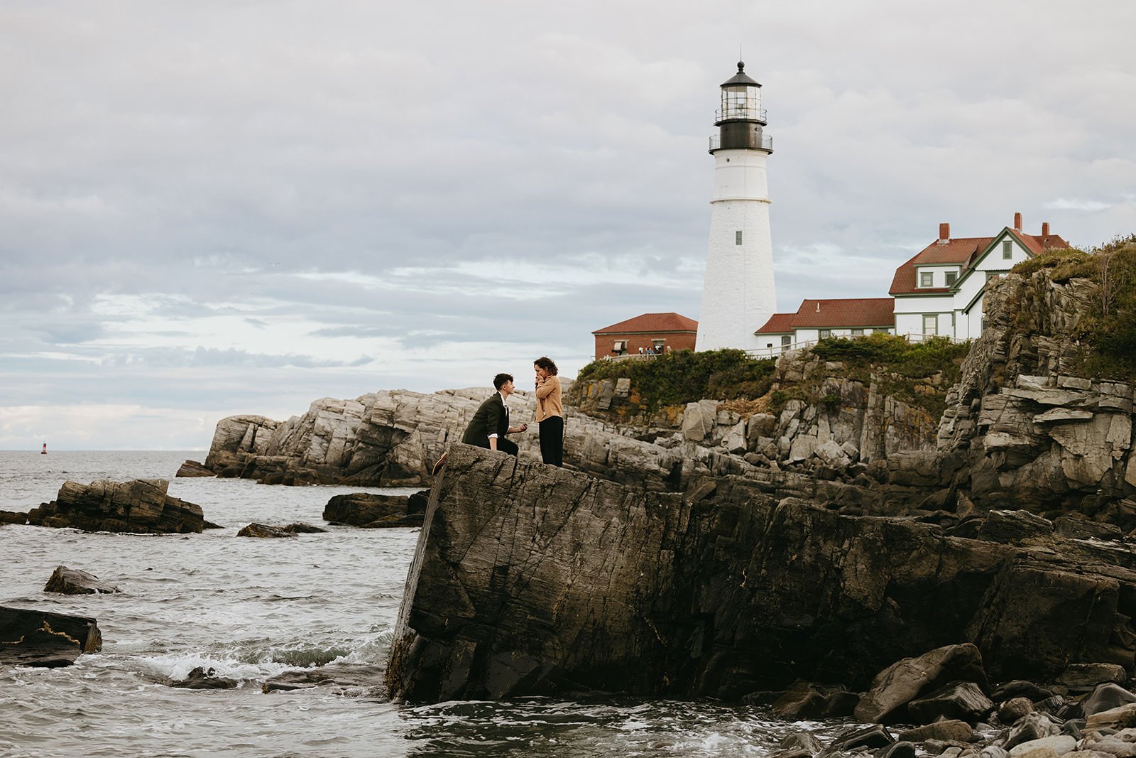 lesbian double proposal at the portland head lighthouse in portland maine